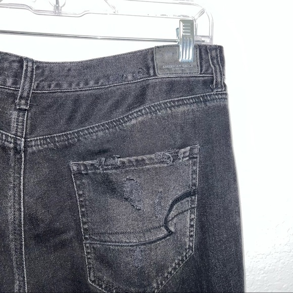 American Eagle Jeans Women 12 Short mom jean Distressed washed black raw hem CL - Picture 9 of 10